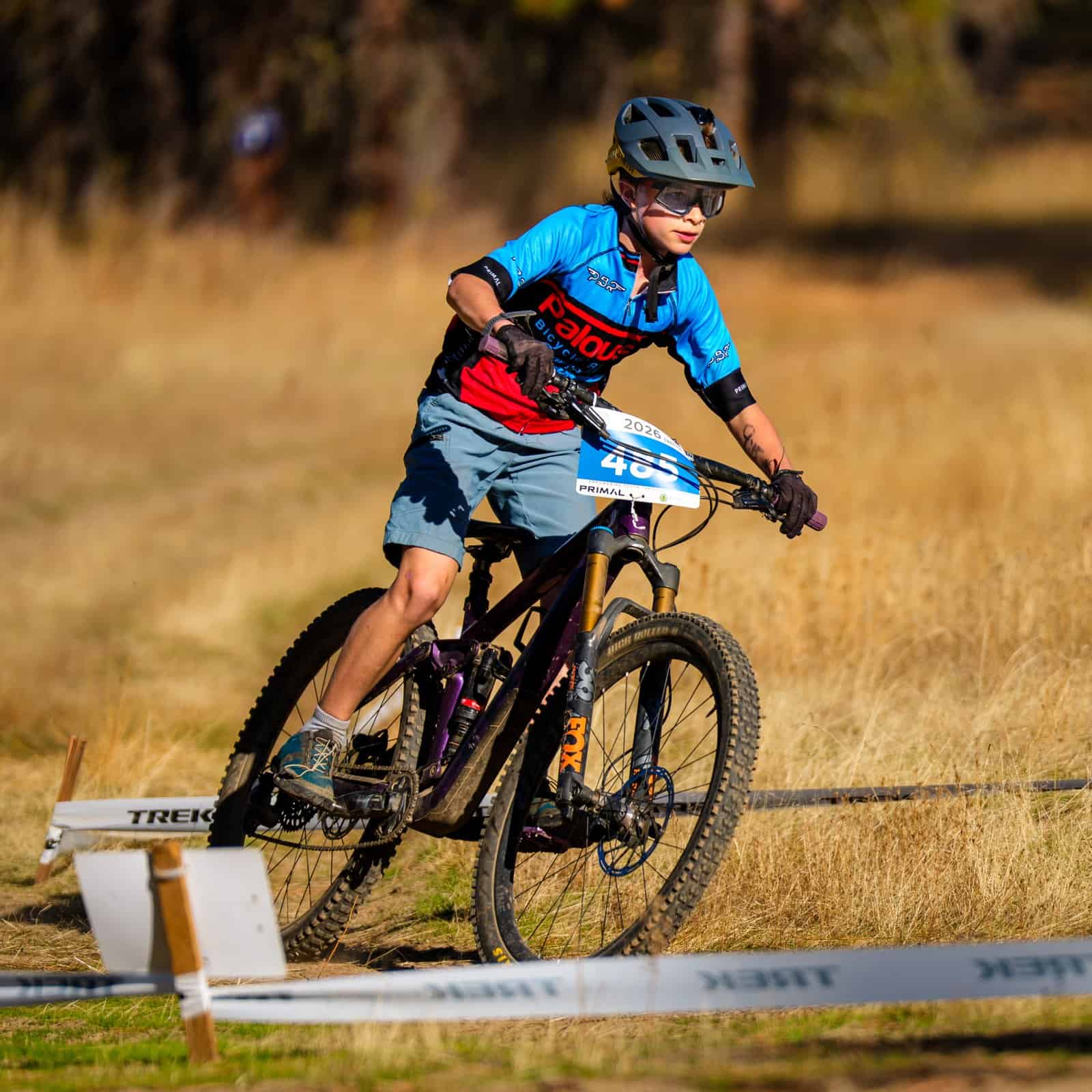 Palouse Composite rider leaning into a corner at the Flying Horseshoe Fall Finale, 2026